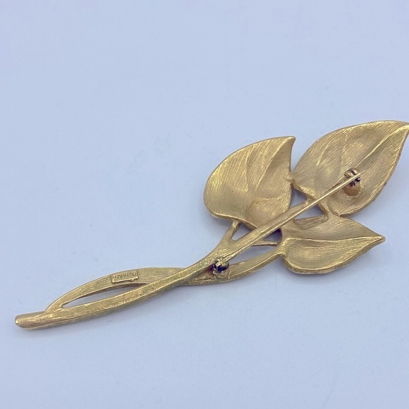 Vintage Gold Toned Triple Leaf Design Signed Trifari TM Brooch /Pin. 4” Long - Picture 2 of 5